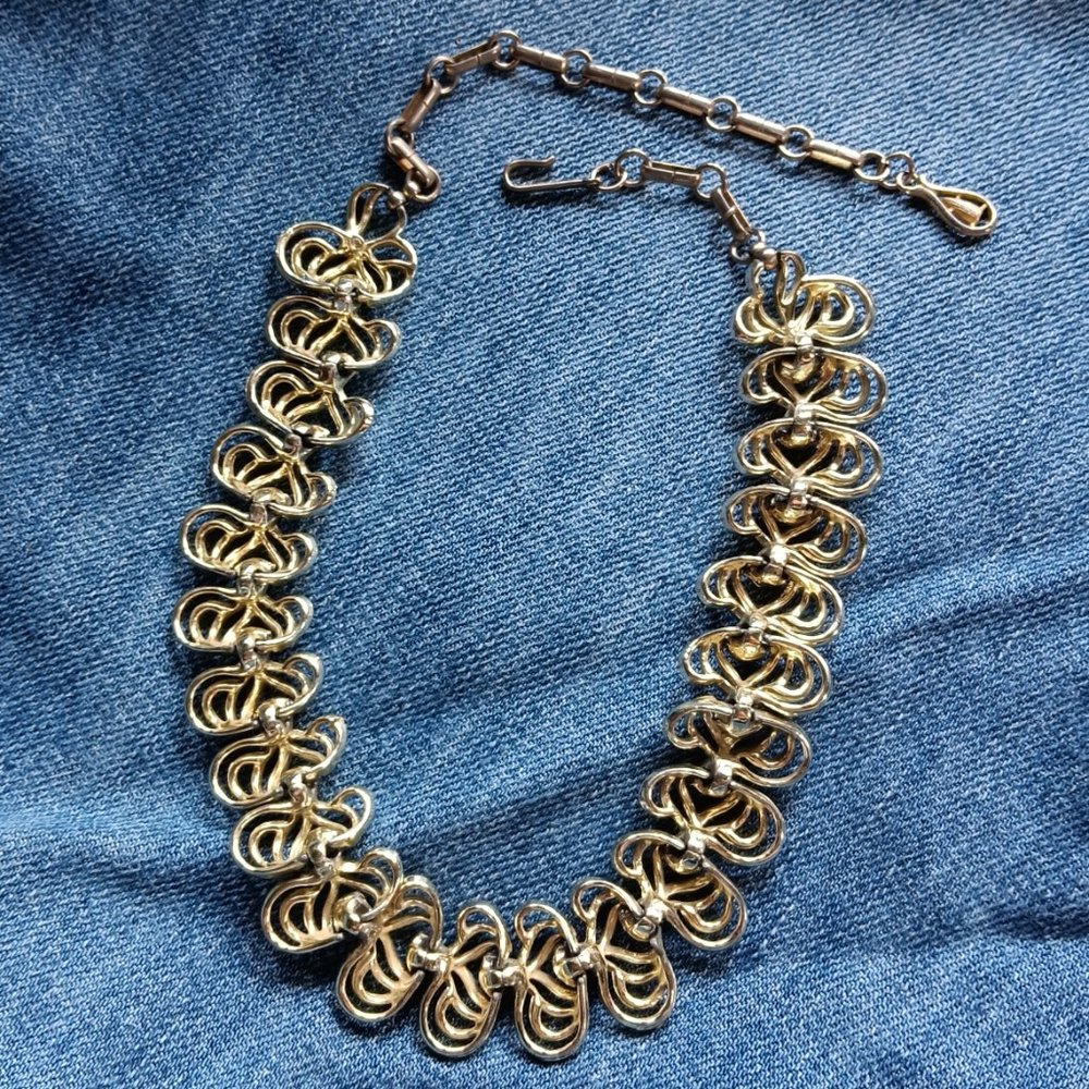 Coro Vintage Goldtone Necklace - Picture 8 of 11